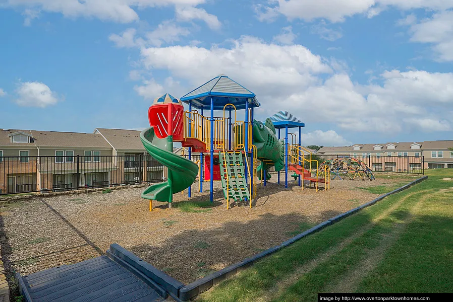 Overton Park Townhomes - Photo 25 of 48